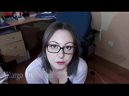 ❤️ Nwatakịrị nwanyị sexy nwere ugegbe na-eme Dildo nke ukwuu na igwefoto ❤️ Mmekọahụ ❌️❤